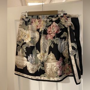 Vintage floral print wrap skirt with buttons to attach